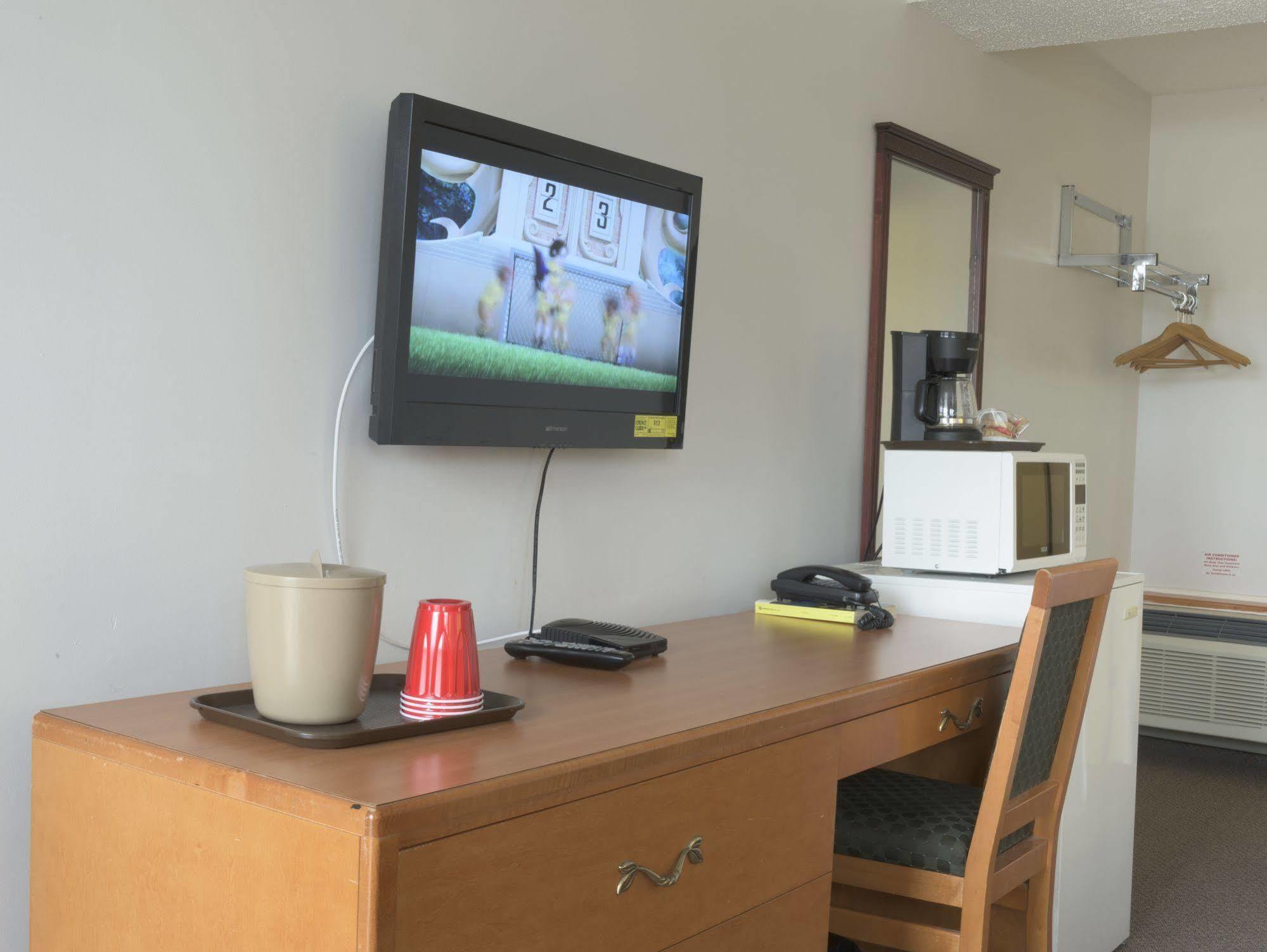 Sun-Dek Motel Medicine Hat Eksteriør billede