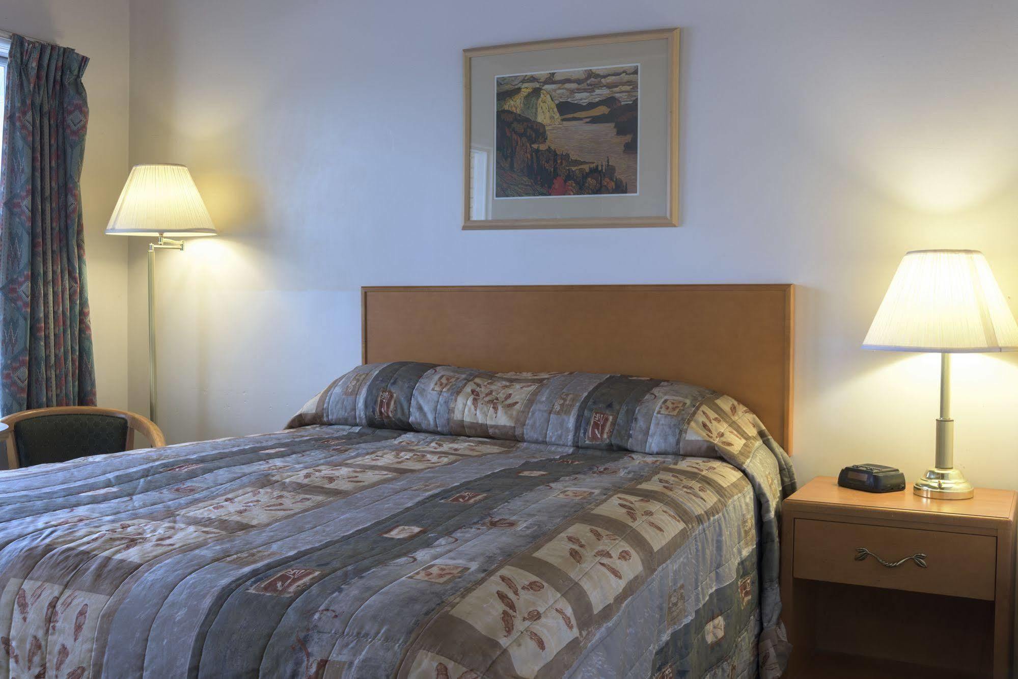 Sun-Dek Motel Medicine Hat Eksteriør billede