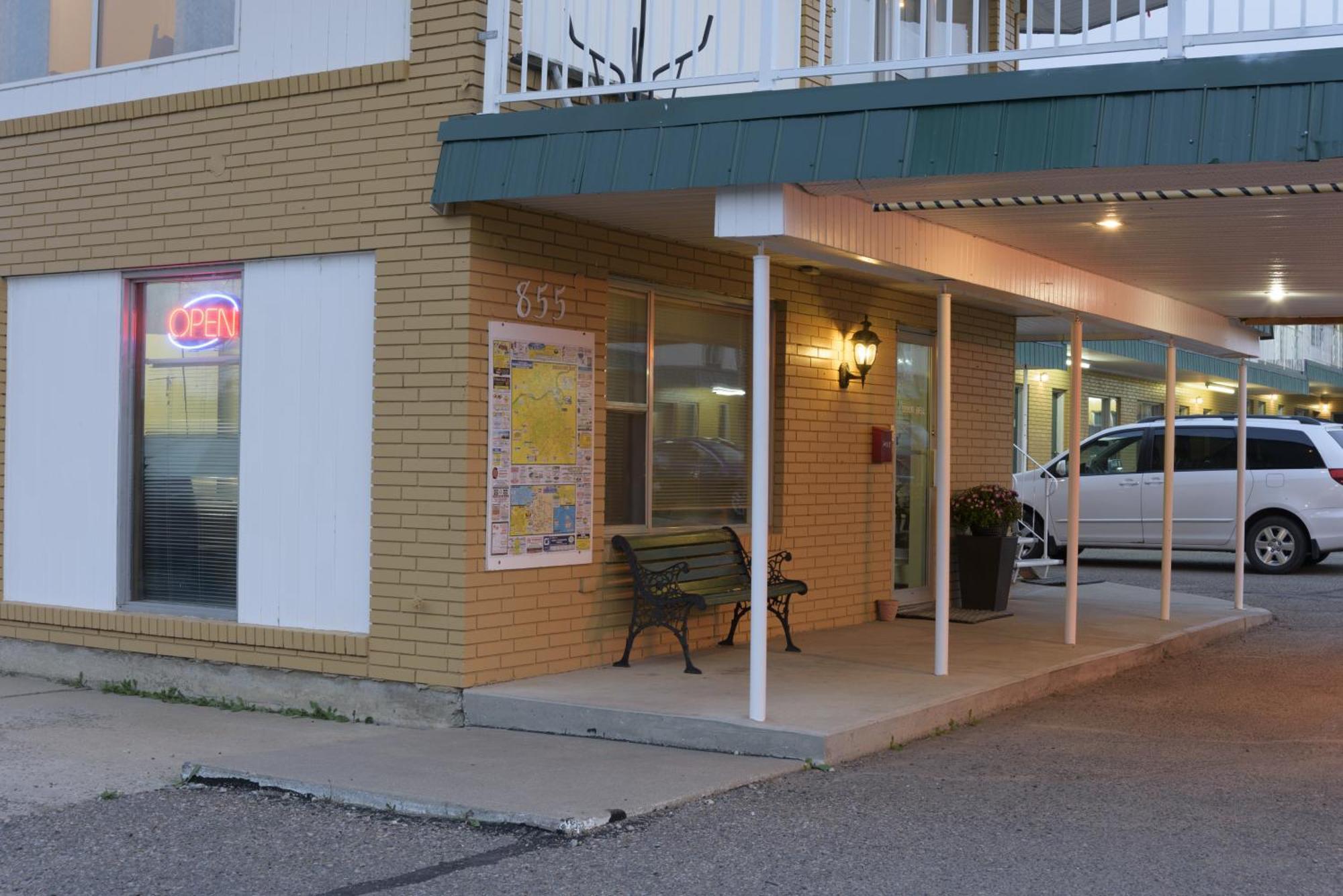 Sun-Dek Motel Medicine Hat Eksteriør billede