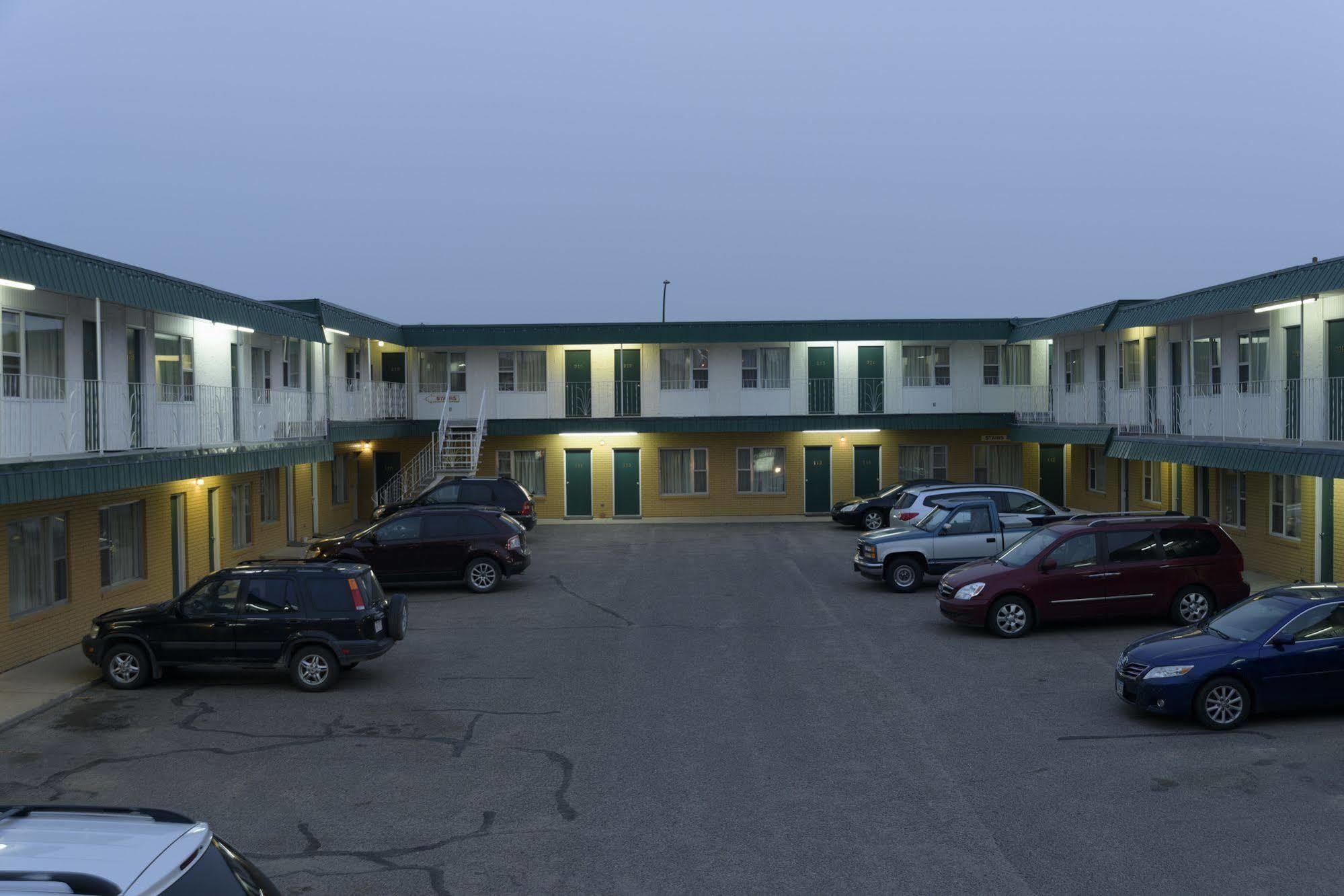 Sun-Dek Motel Medicine Hat Eksteriør billede