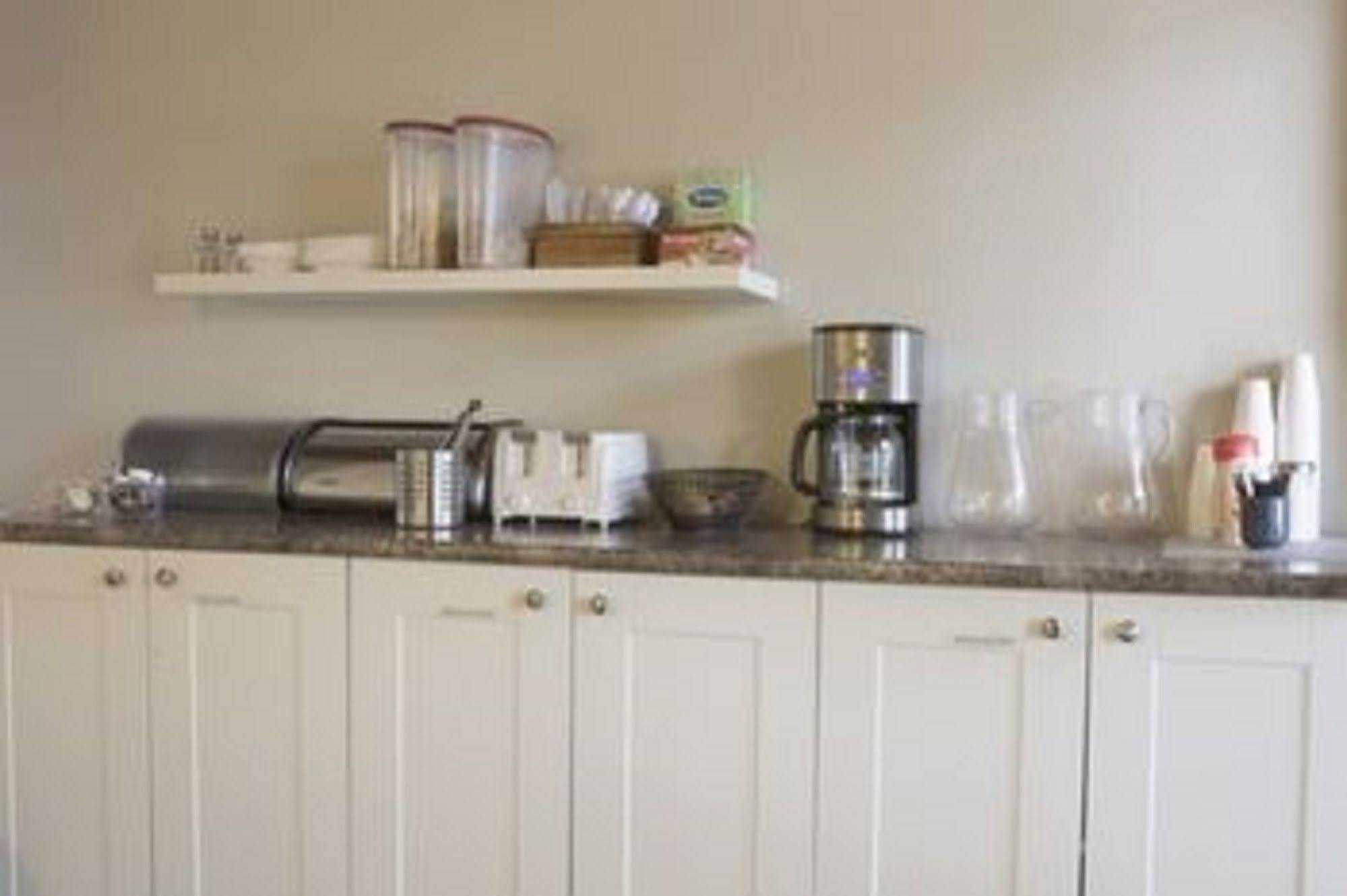 Sun-Dek Motel Medicine Hat Eksteriør billede